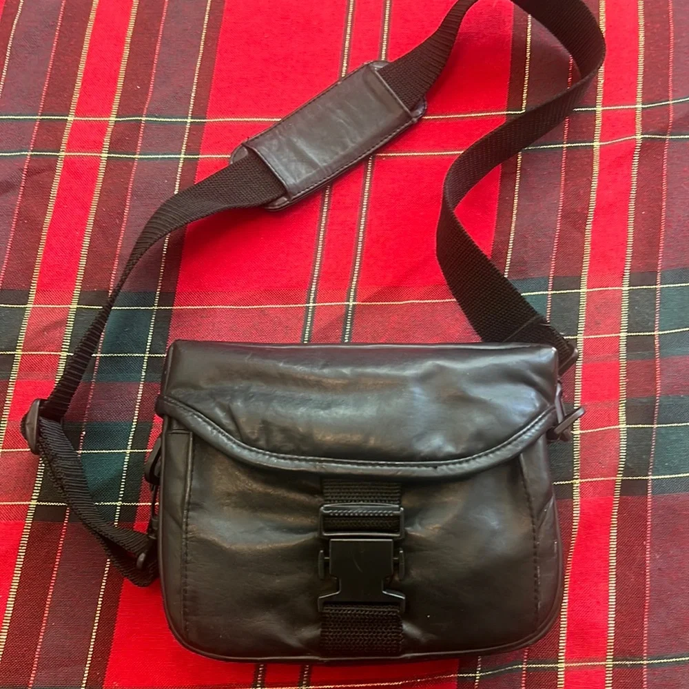 Black Camera Bag Fanny Pack Crossbody Sling Bag front clip closure Faux leather